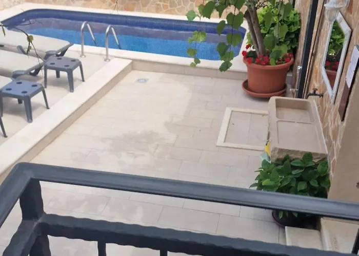 Ante 1 Hvar Center, Pool 흐바르