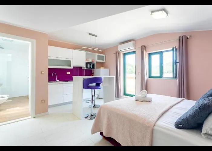 Ante 1 Hvar Center, Pool 흐바르