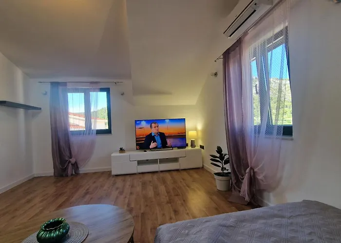 Ante 1 Hvar Center, Pool 흐바르