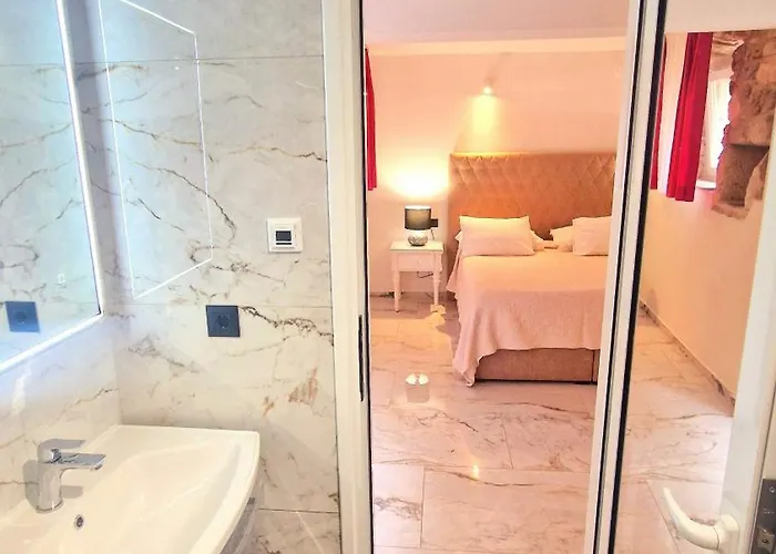 Ante 1 Hvar Center, Pool * 흐바르