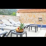 Ante 1 Hvar Center, Pool