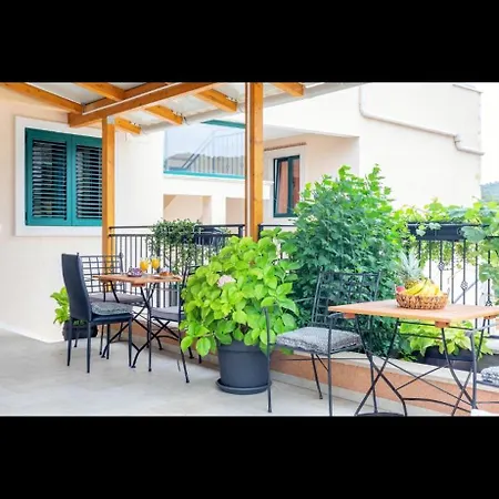 Ante 1 Apartment Hvar Town