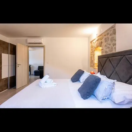 Apartment Ante 1 Hvar Town